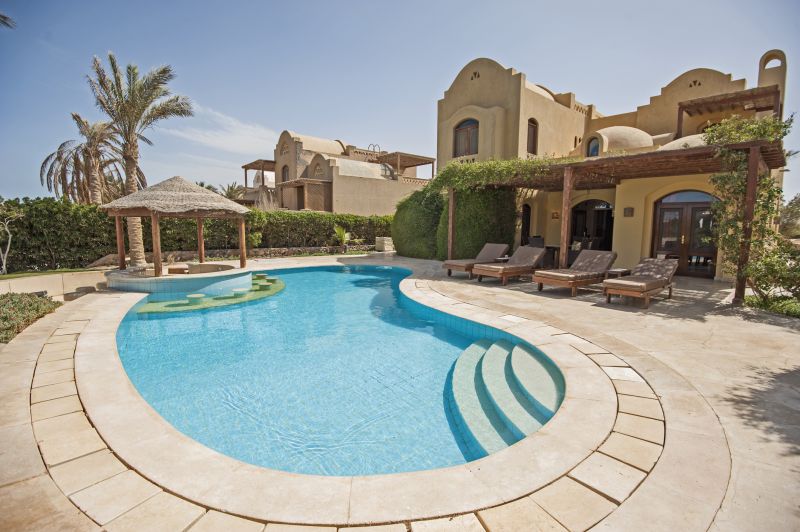 spade in ground pool
